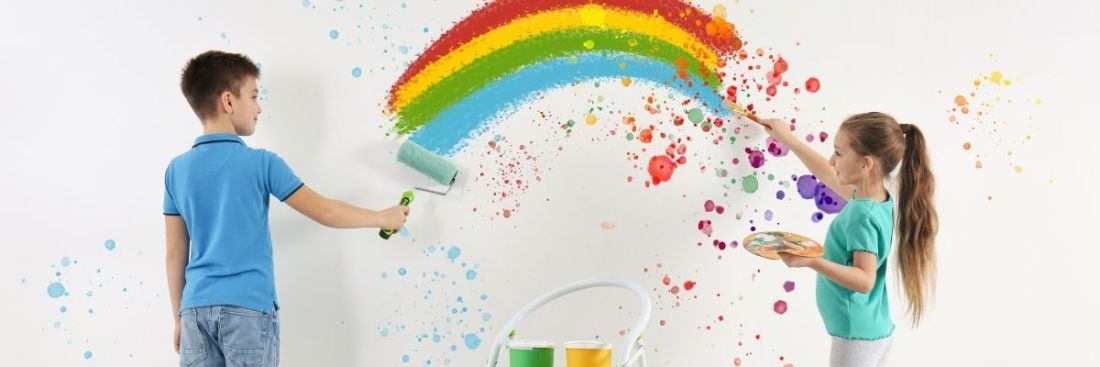 Розпис стін у дитячій кімнаті: створюємо затишний і чарівний простір