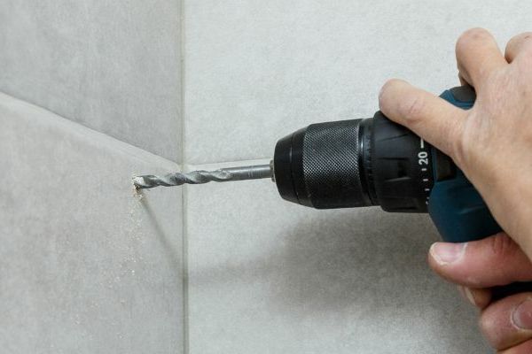 Як правильно свердлити плитку