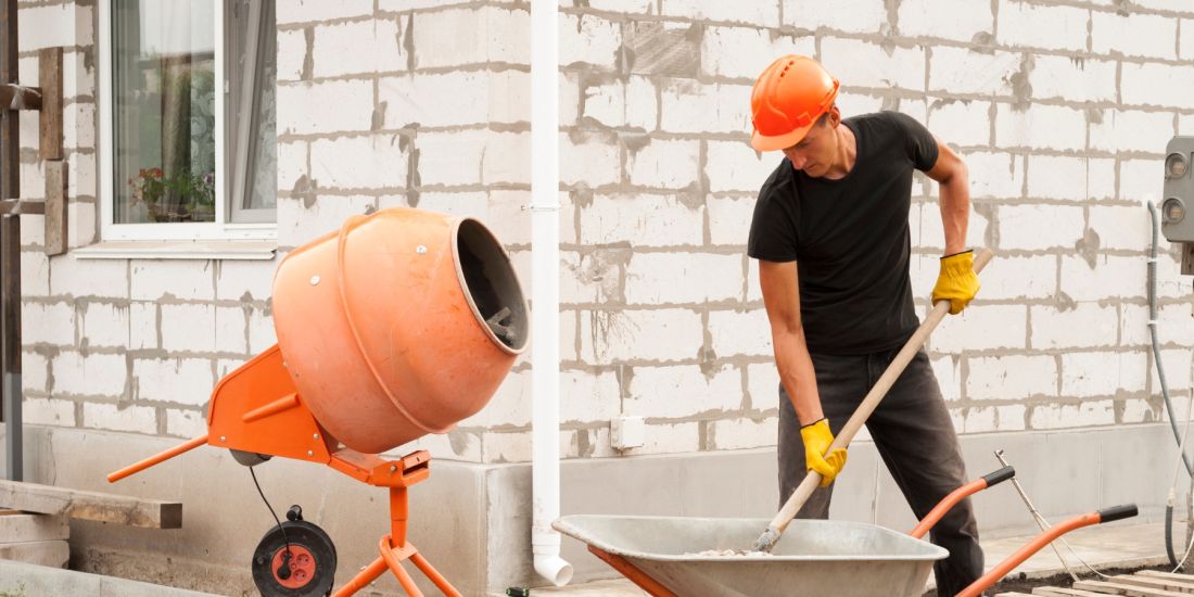 Як очистити бетонозмішувач від бетону: детальна інструкція