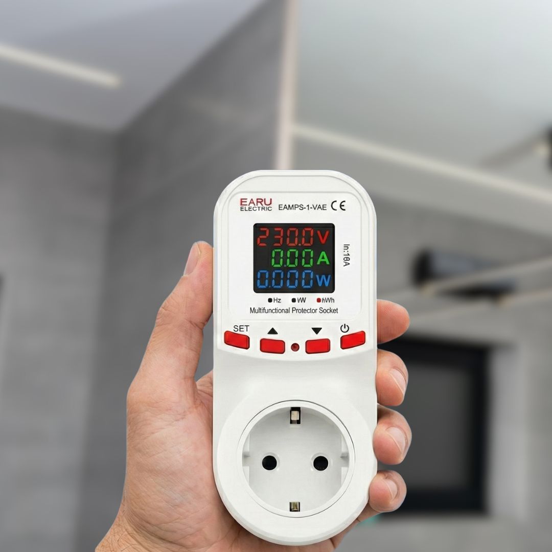 Регульоване захисне реле в розетку EARU EAMPS-1-VAE 16A 140–300В відсікач напруги з дисплеєм