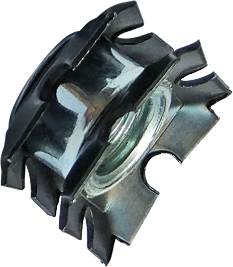 Гайка М6 д/квадр.труб 16.7-18.1мм забивна корончаста