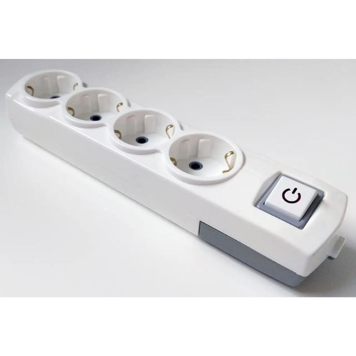 Колодка 4 гнізда із заземленням та вимикачем біла Sokol