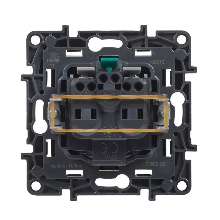 Розетка силовая 2К+С со шторками 16А, 250 В автоматические клеммы, цвет Черный NILOE STEP