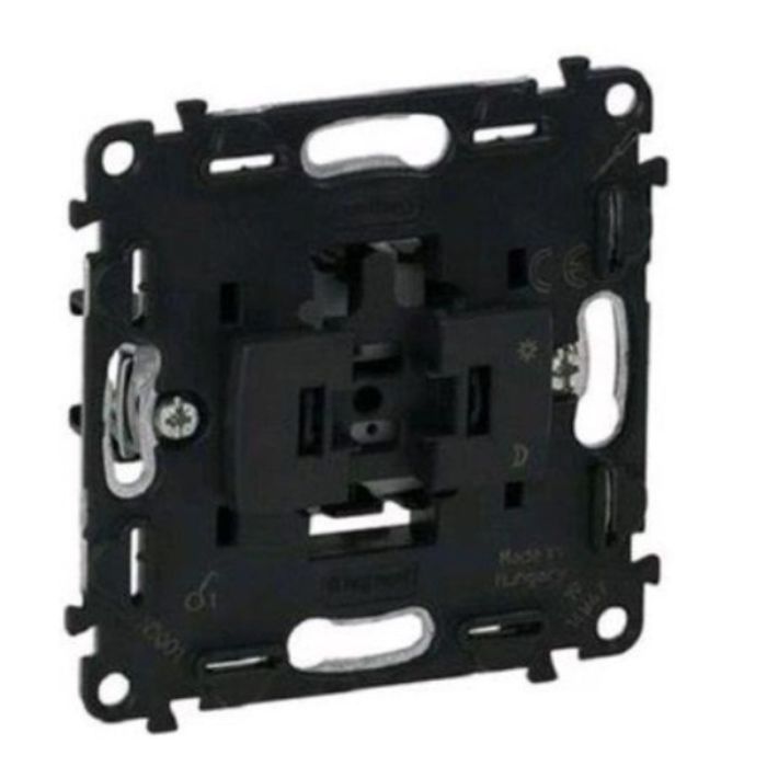 Valena IN'MATIC Выключатель 10АХ 250В, автоматические клеммы