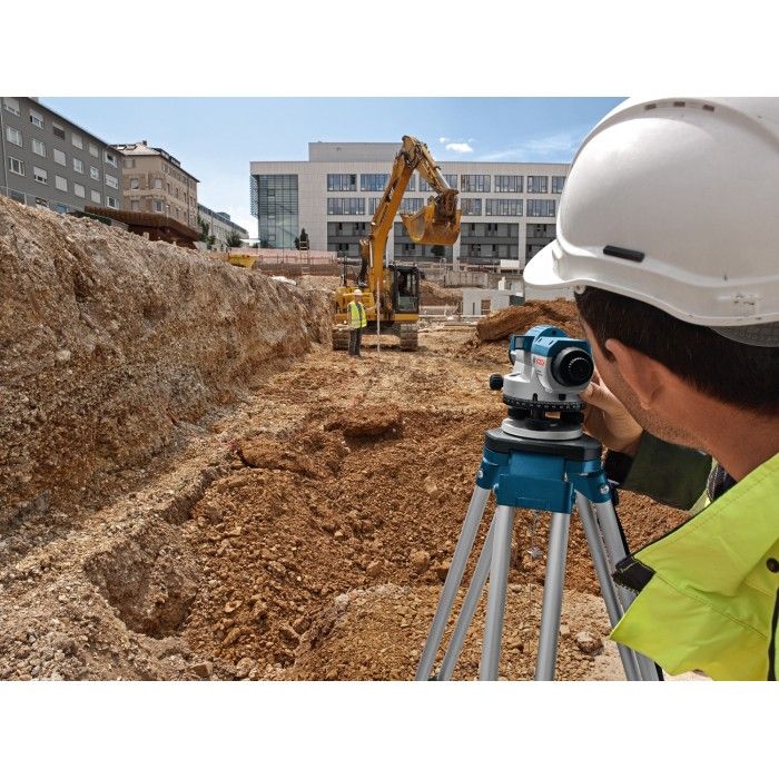 Оптический нивелир Bosch GOL 26 D + штатив BT 160 + линейка GR 500 (0601068002)