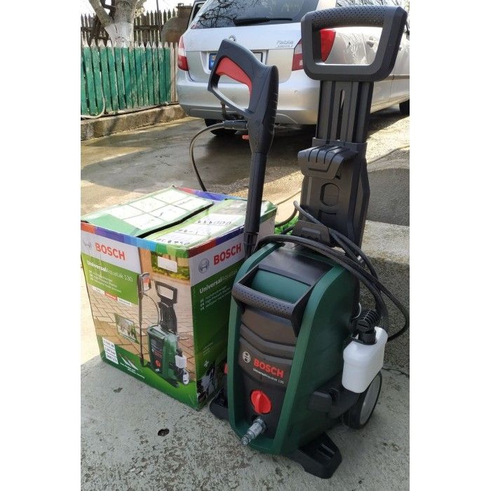 Мини-мойка высокого давления Bosch UniversalAquatak 130 (1.7 кВт, 380 л/ч) (06008A7B00)