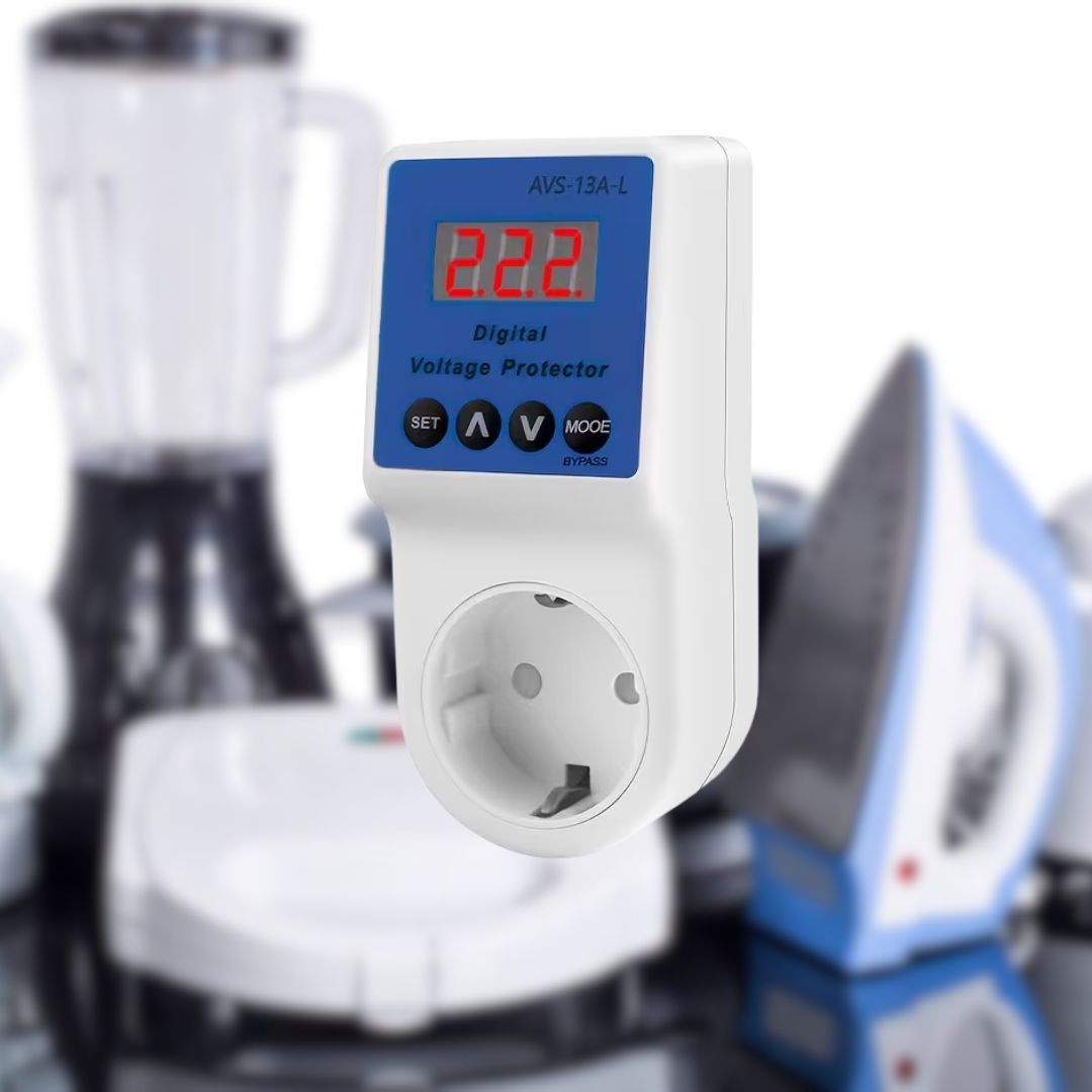 Автоматичне захисне реле в розетку AVS 13А 170–260В відсікач напруги AVS-13A-L з дисплеєм