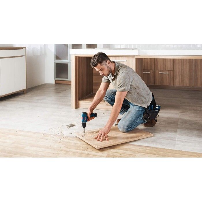 Аккумуляторная дрель-шуруповерт Bosch GSR 120-LI Professional (12 В, 2х2 А*ч, 30 Н*м) (06019G8000)