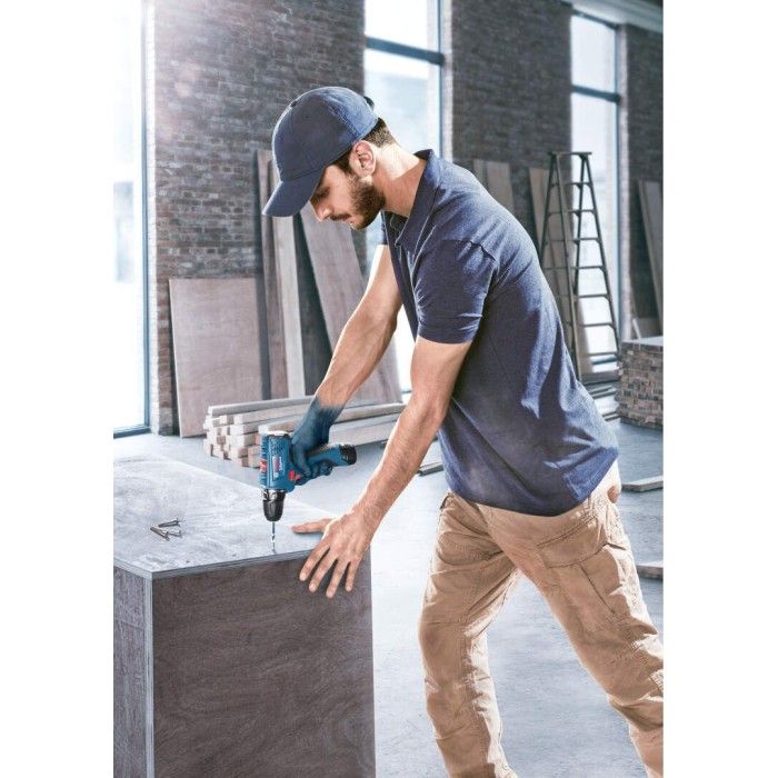 Аккумуляторная дрель-шуруповерт Bosch GSR 120-LI Professional (12 В, 2х2 А*ч, 30 Н*м) (06019G8000)