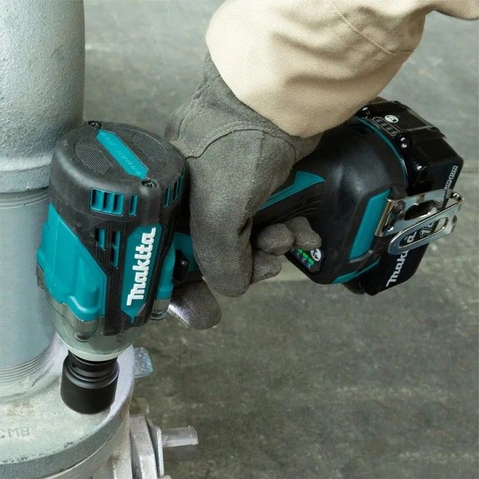 Акумуляторний гайковерт Makita DTW301RTJ (18 В, 2х5 А*год, 330 Н*м)