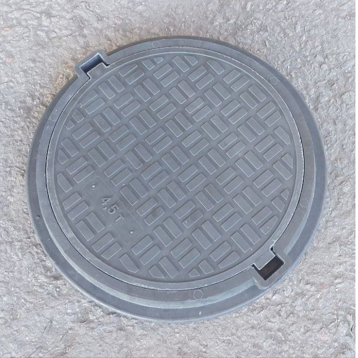 Люк усиленный полимерпесчаный канализационный ЕВРО (А15П) черный, 34 кг, d=760 мм, (4,5т)