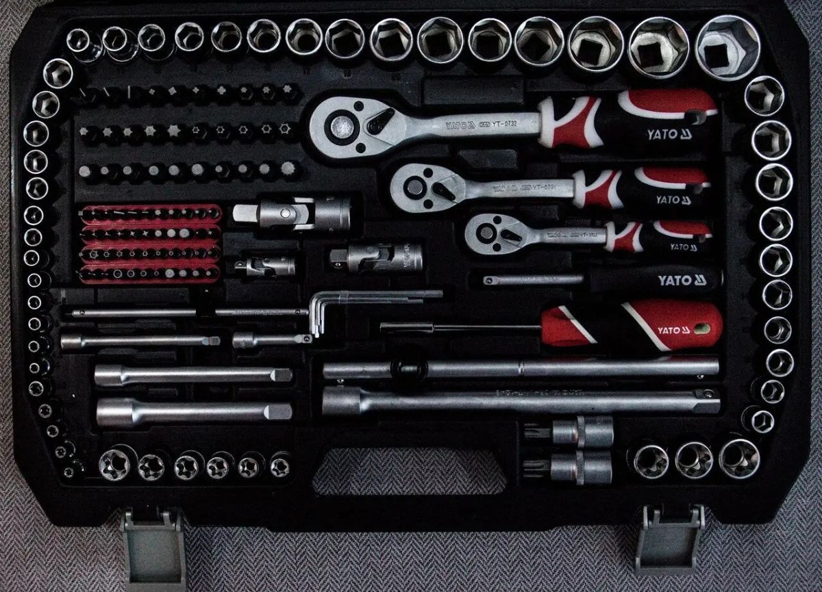 Набір головок торцевих YATO: квадрат 1/2", 3/8", 1/4" з інструментами, насадками 216 шт