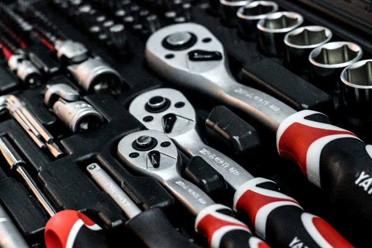 Набір головок торцевих YATO: квадрат 1/2", 3/8", 1/4" з інструментами, насадками 216 шт