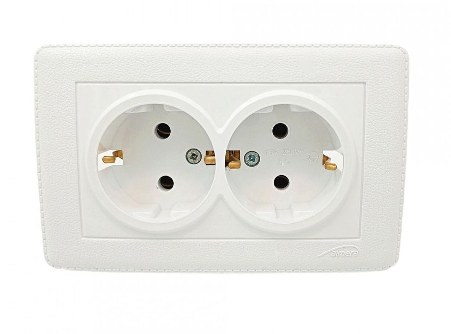 Розетка подвійна із заземленням IP20 біла шкіра Almera DOGU