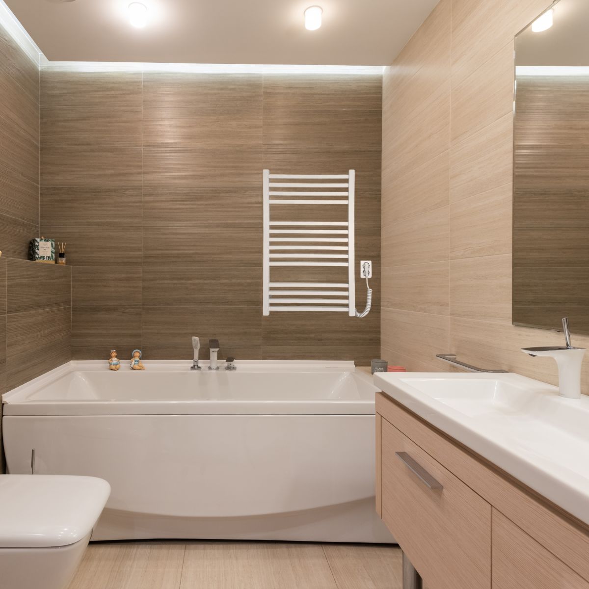 Рушникосушарка електрична Carino LORENZO з кнопкою Білий матовий 790*490