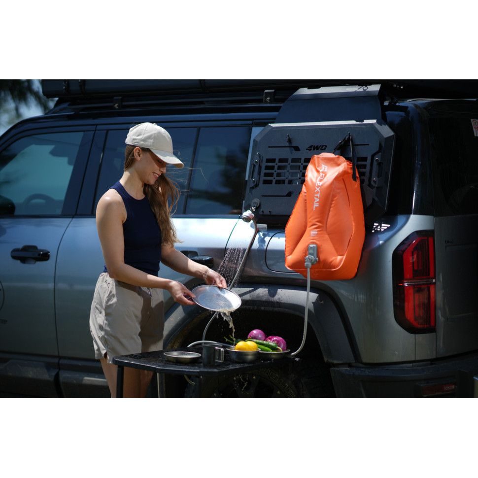 Душ портативний із ємністю та насосом Flextail Tiny Shower Bag, 20л, помаранчевий