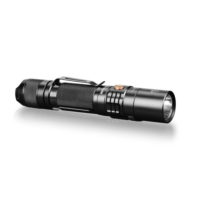 Фонарь ручной Fenix UC35 V20 CREE XP-L HI V3 фонарь ручной Fenix UC35 V20 CREE XP-L HI V3