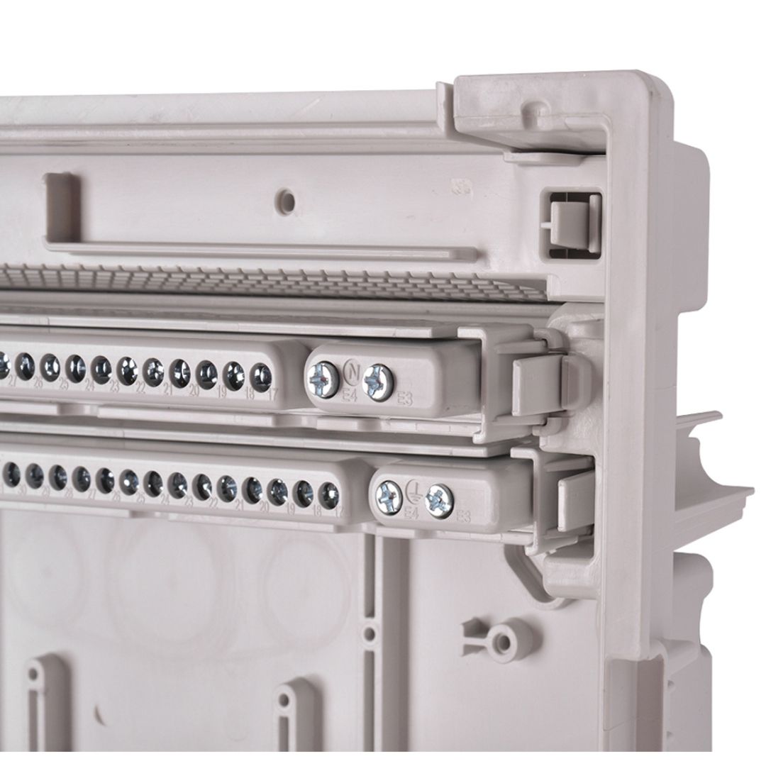 Корпус пластиковий на 42 модулів e.plbox.industrial.w.42 вбудованний, IP40