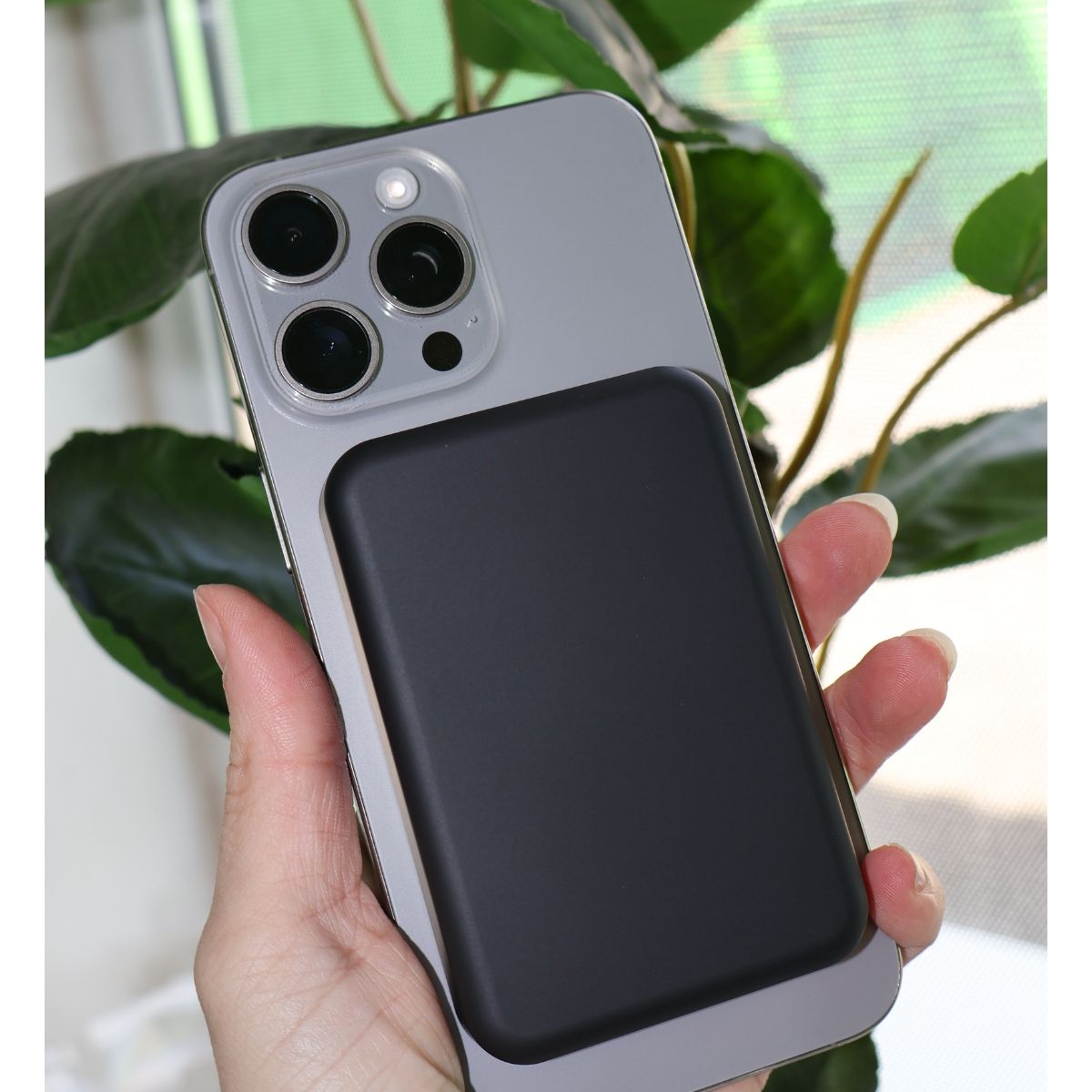 Power Bank 10000 мАг з бездротовою зарядкою, чорний